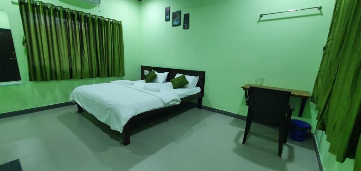 Happy Holiday Alibaug Hotell Alībāg Eksteriør bilde